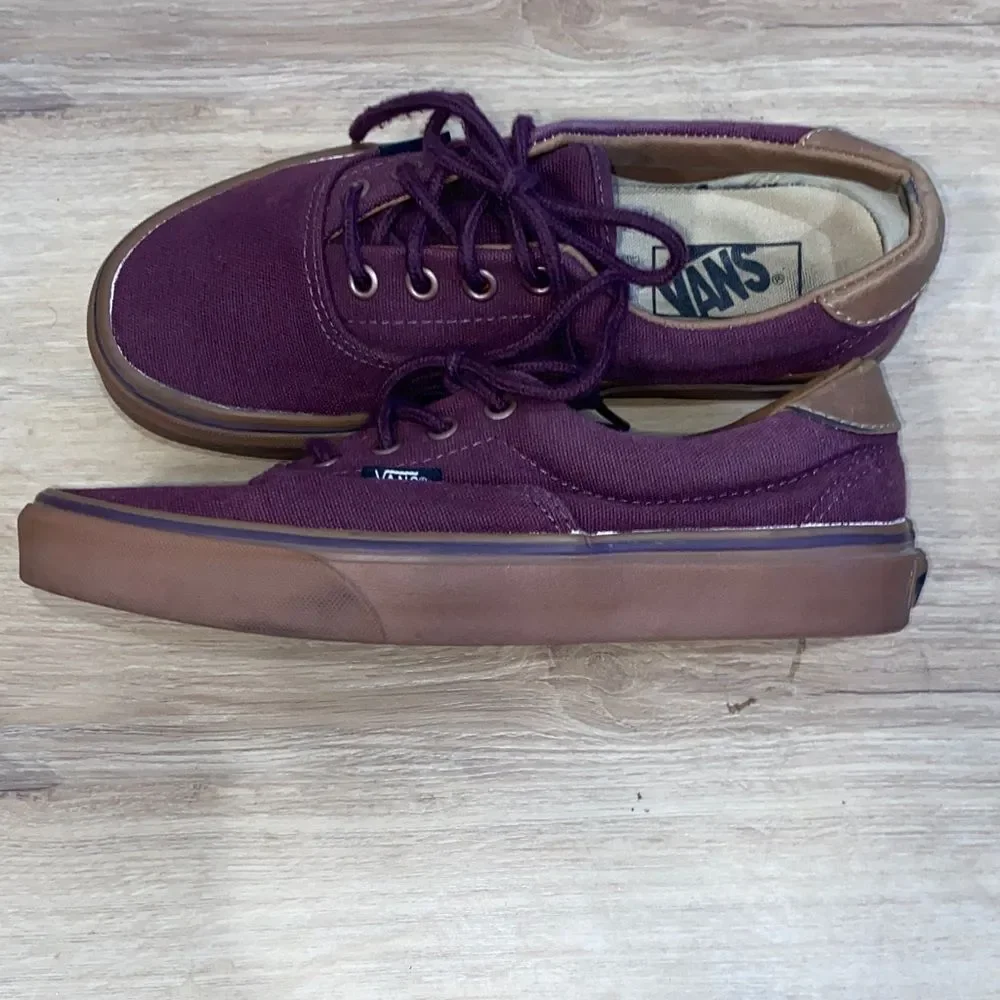 VANS Burgundy Canvas Sneakers with Brown Soles Men’s size 6, Women’s size 7.5